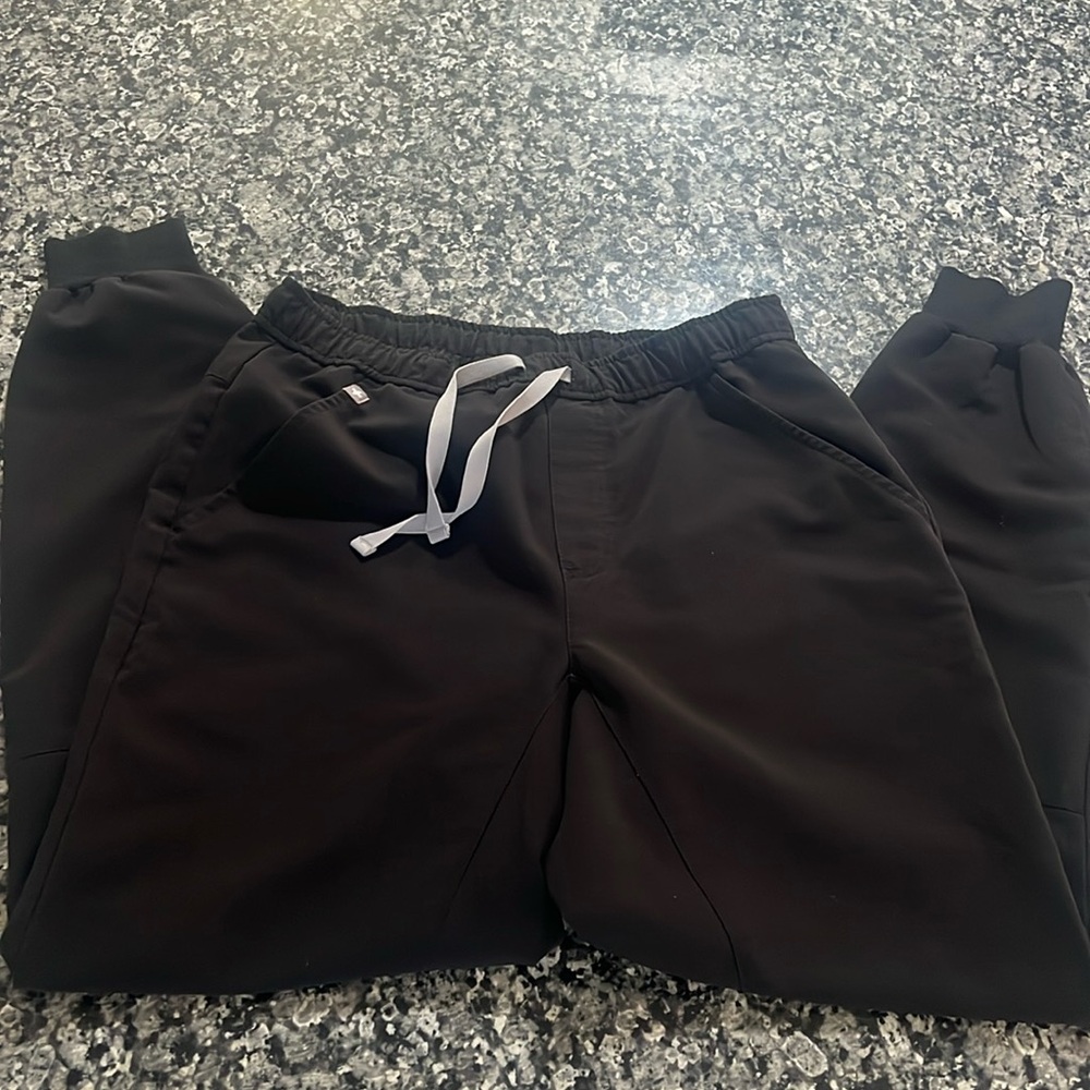 Men’s figs scrub joggers black, small